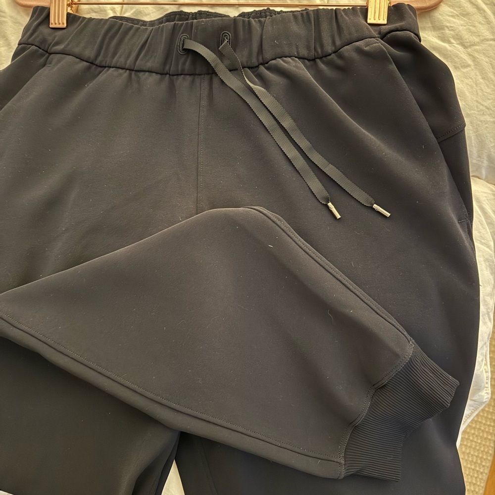Lululemon Dance studio jogger sz 6